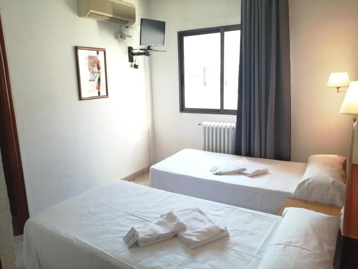 Hostal Jaime I Huesca Luaran gambar