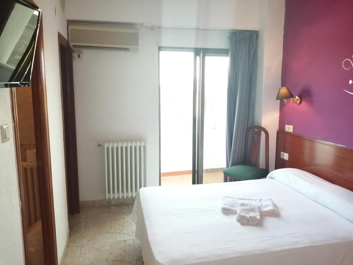 Hostal Jaime I Huesca Luaran gambar