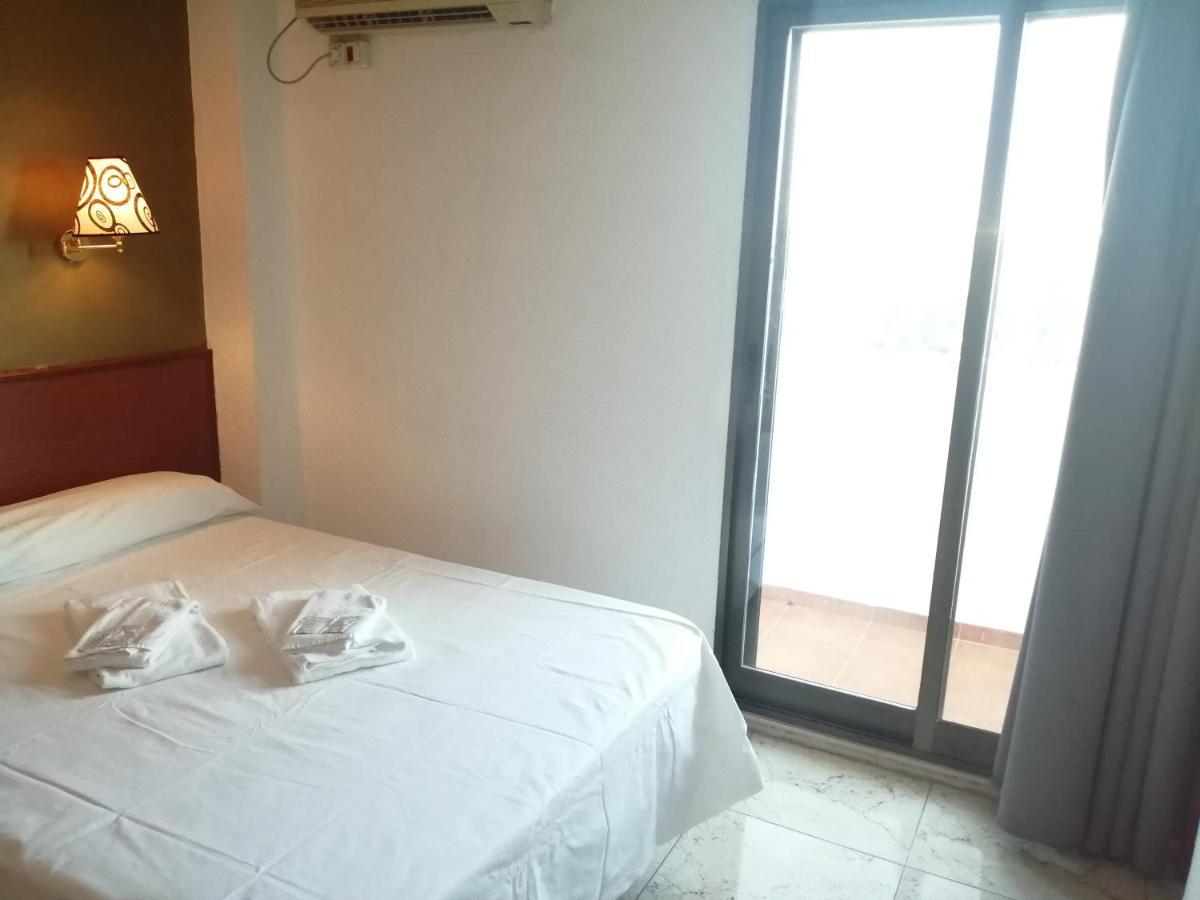 Hostal Jaime I Huesca Luaran gambar
