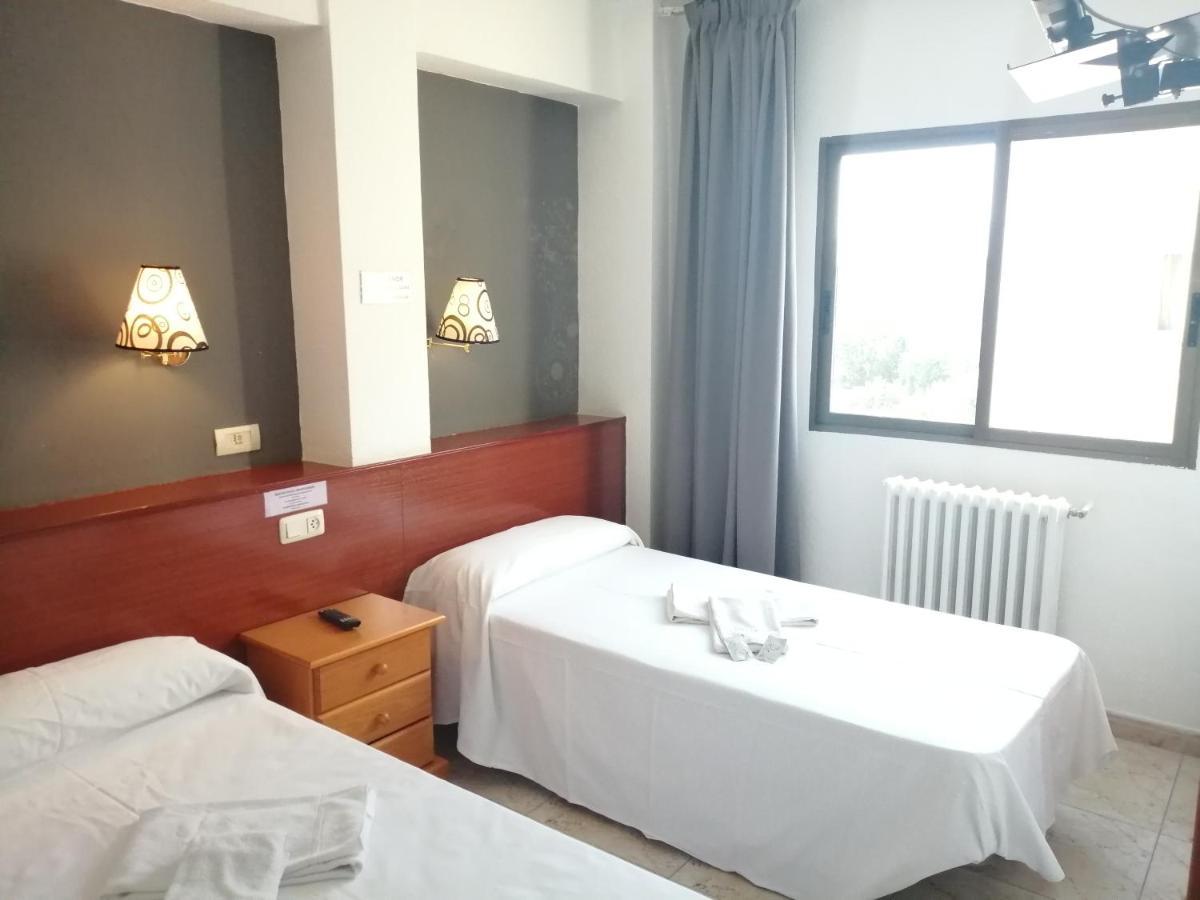 Hostal Jaime I Huesca Luaran gambar