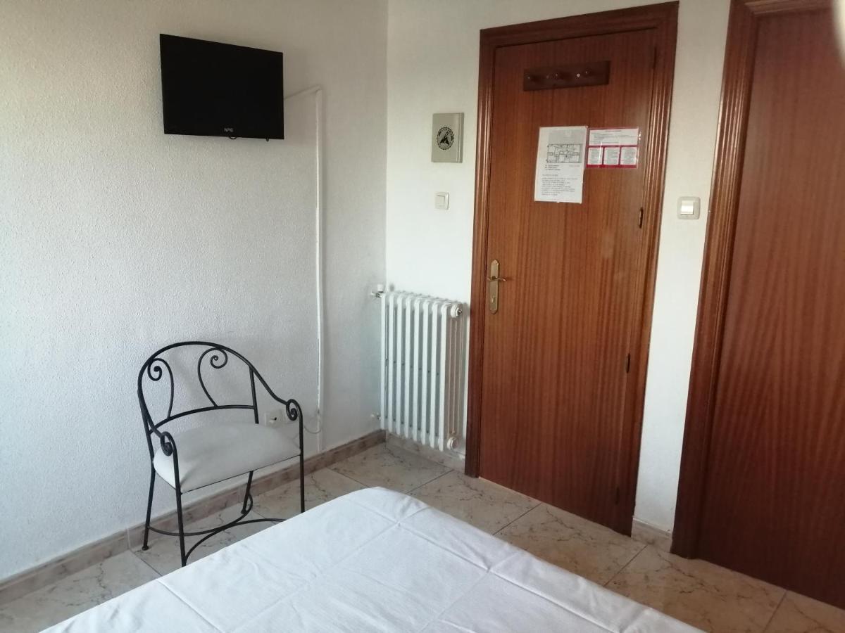 Hostal Jaime I Huesca Luaran gambar