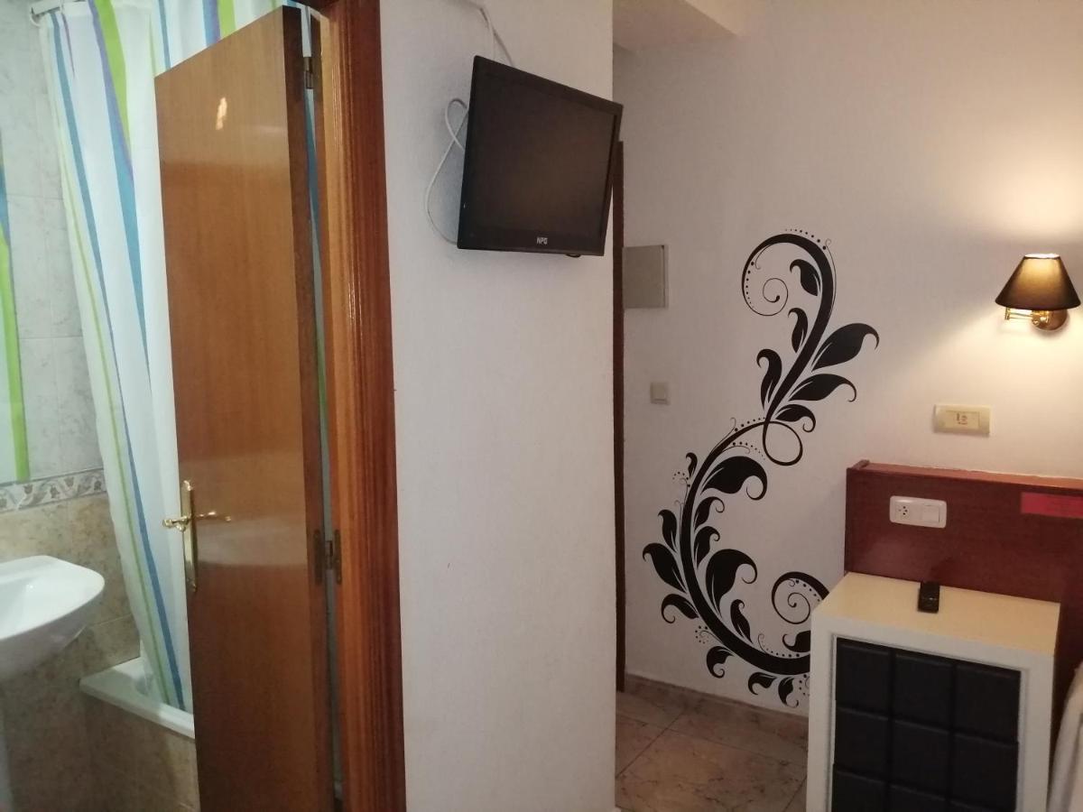 Hostal Jaime I Huesca Luaran gambar