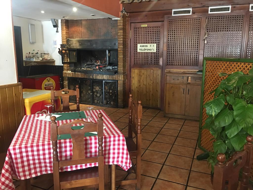 Hostal Jaime I Huesca Luaran gambar