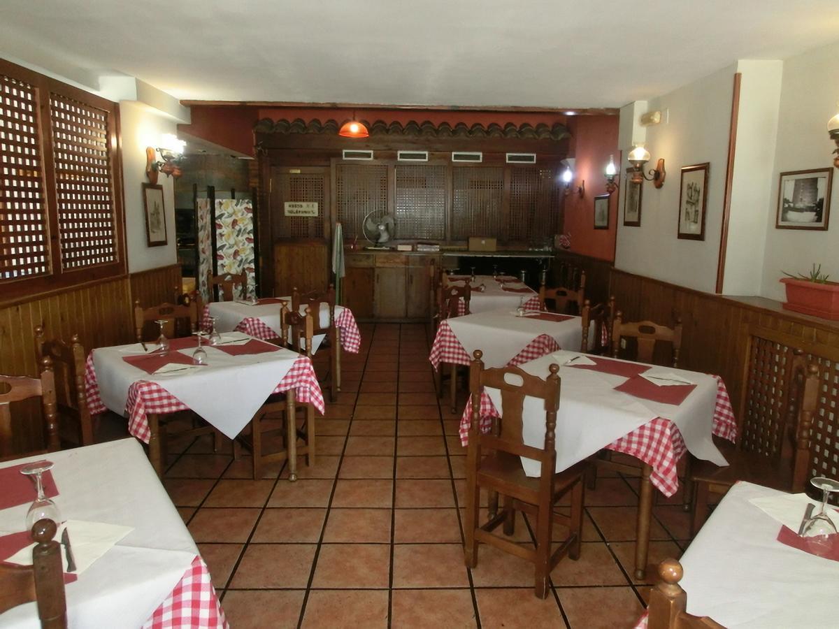 Hostal Jaime I Huesca Luaran gambar