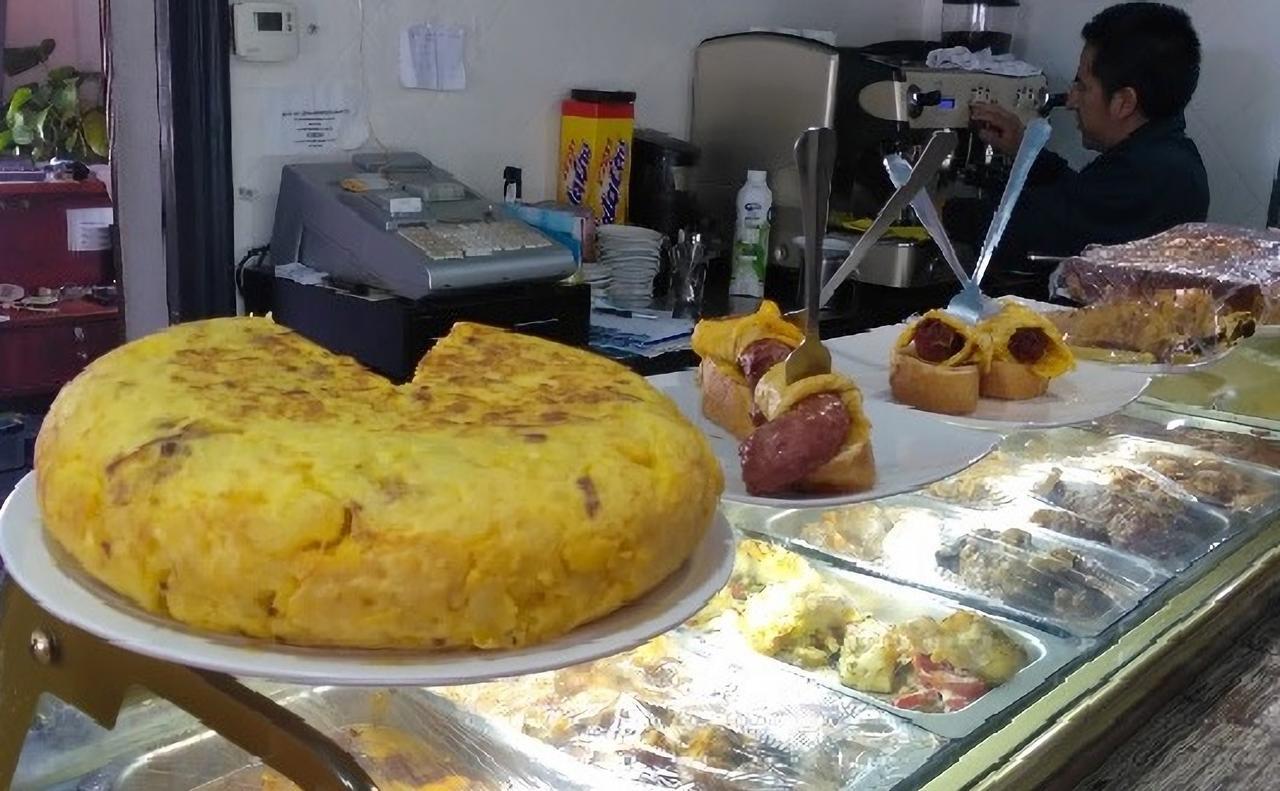Hostal Jaime I Huesca Luaran gambar