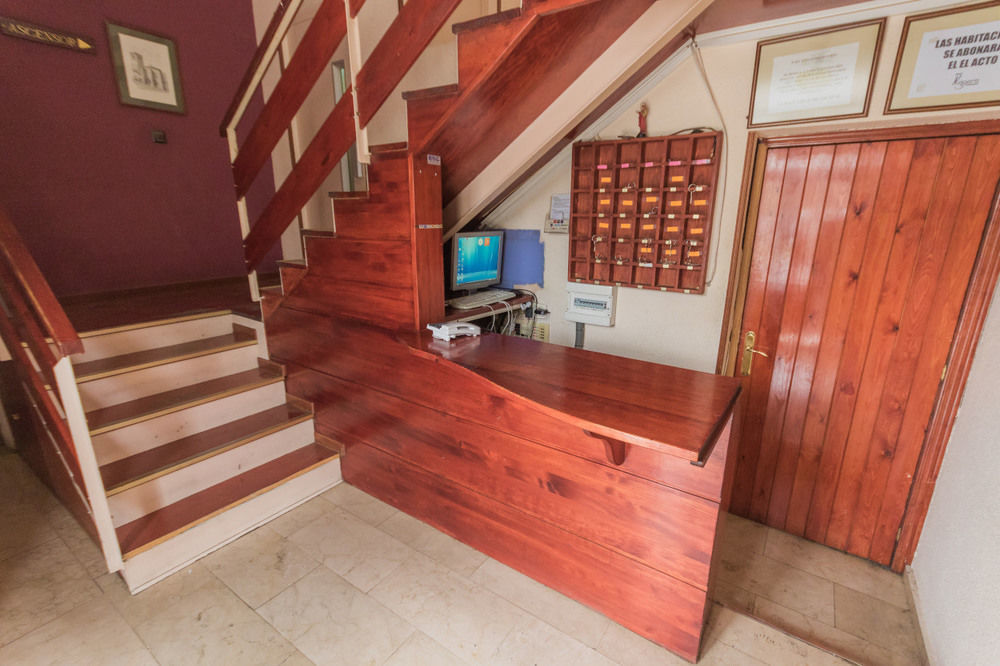 Hostal Jaime I Huesca Luaran gambar