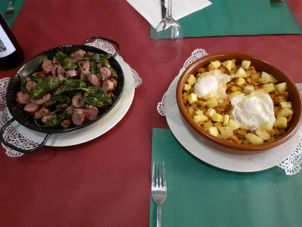 Hostal Jaime I Huesca Luaran gambar