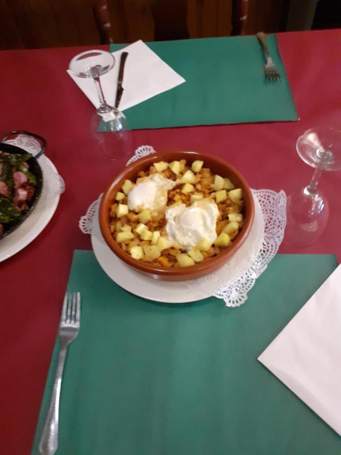 Hostal Jaime I Huesca Luaran gambar