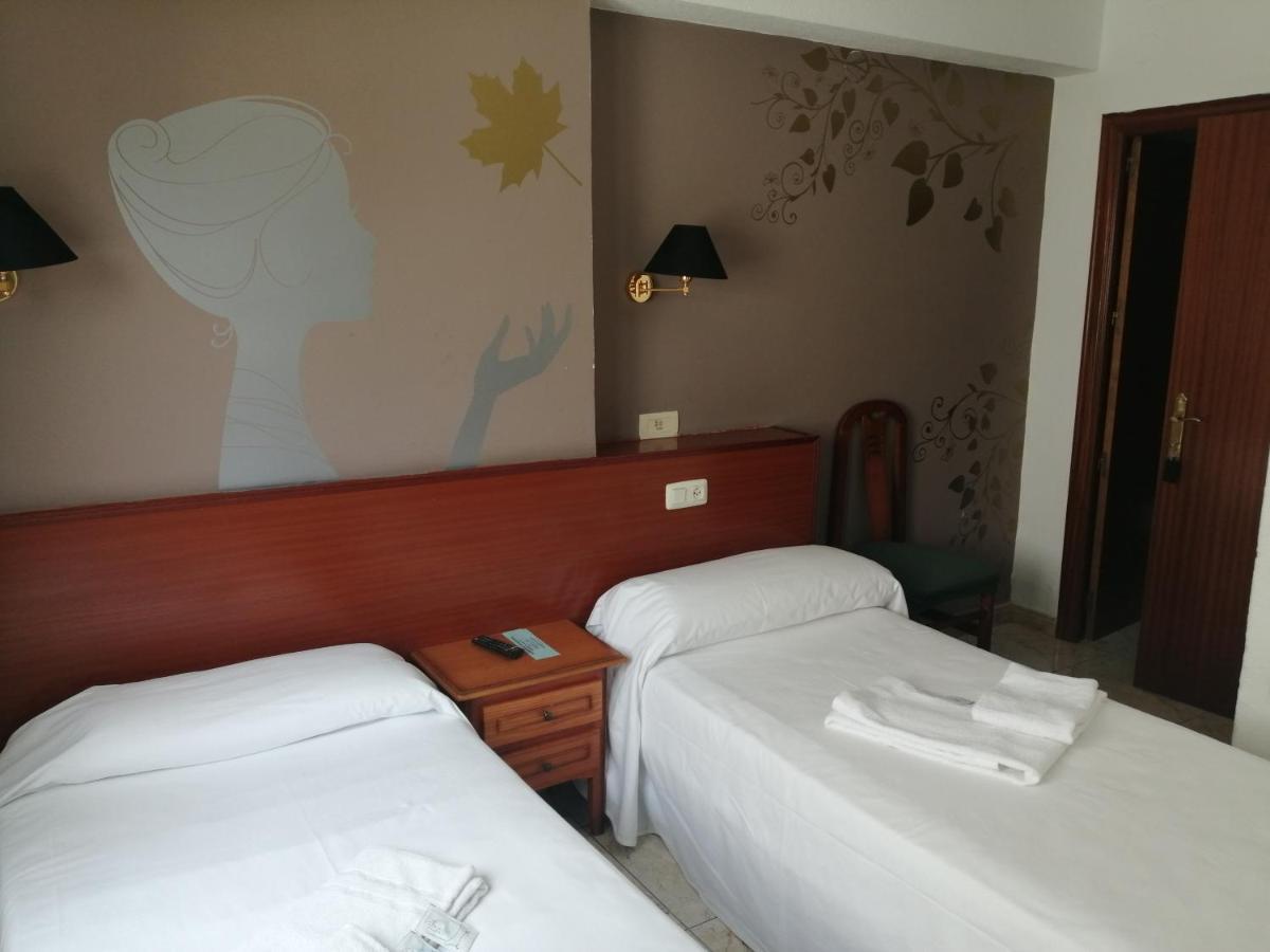 Hostal Jaime I Huesca Luaran gambar